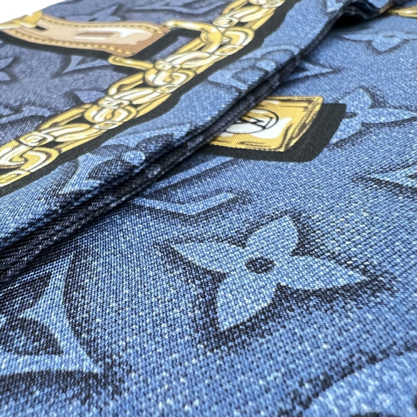 Louis Vuitton Silk Blue Scarves