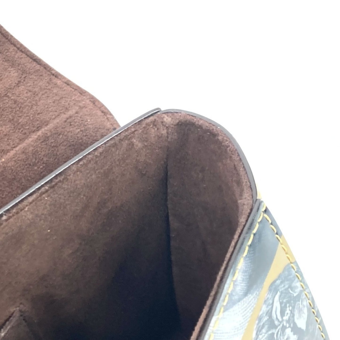 Louis Vuitton Others Gold Shoulder Bags