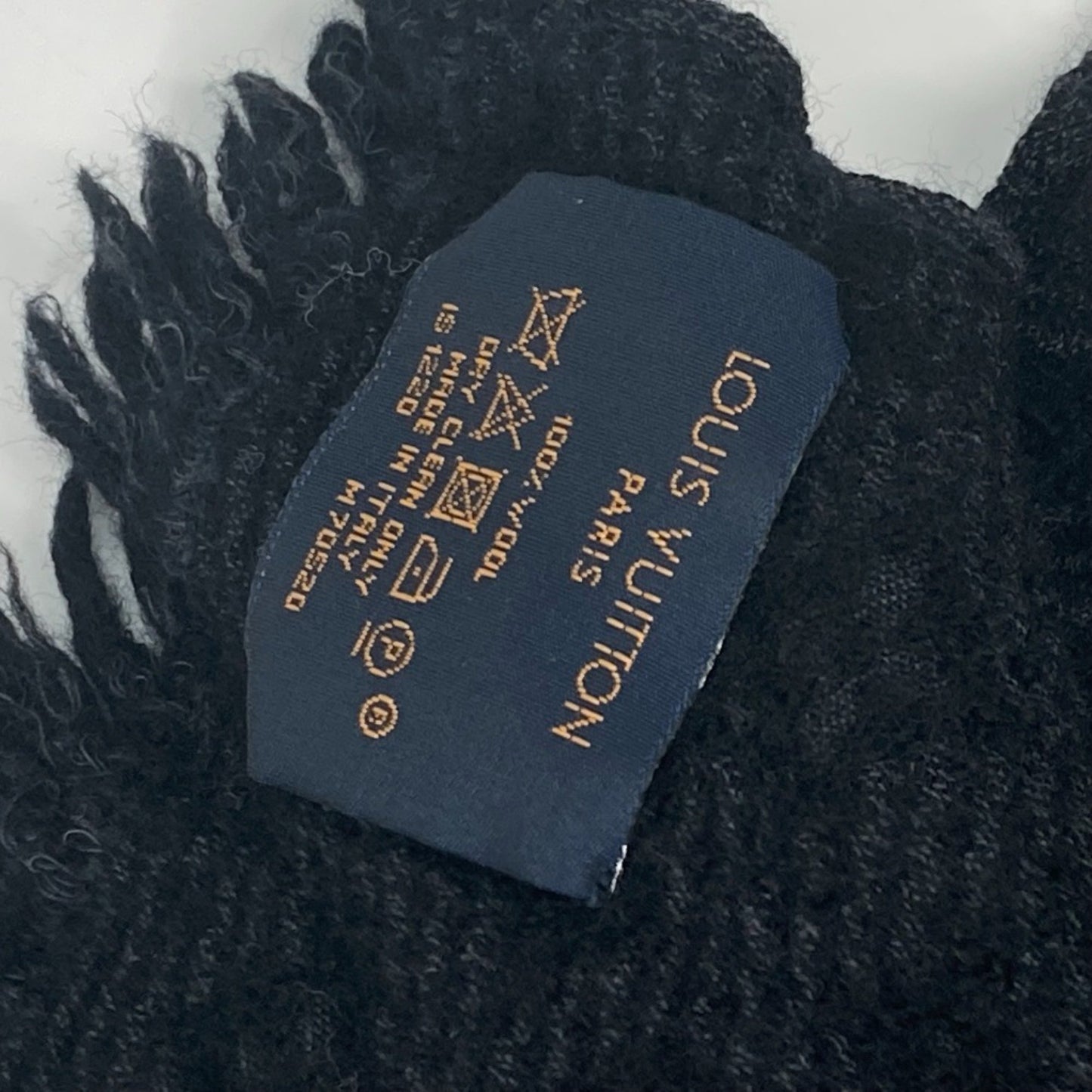 Louis Vuitton Wool Black Scarves