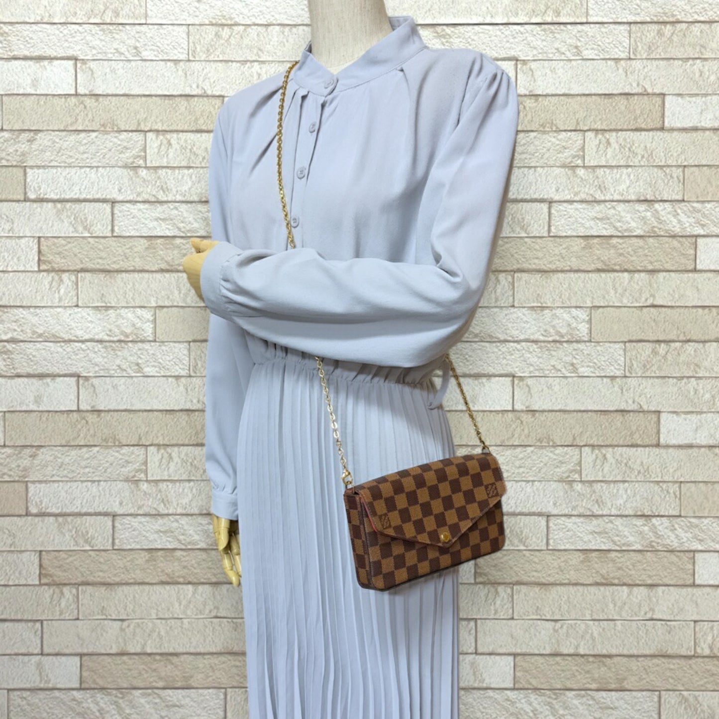 Louis Vuitton Monogram Canvas Brown Shoulder Bags