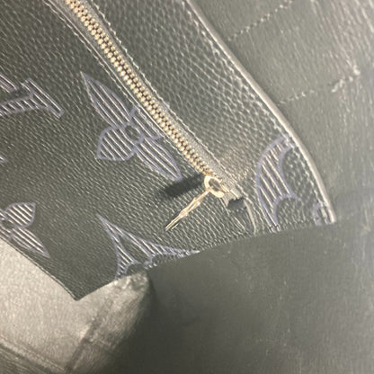 Louis Vuitton Others Black Shoulder Bags