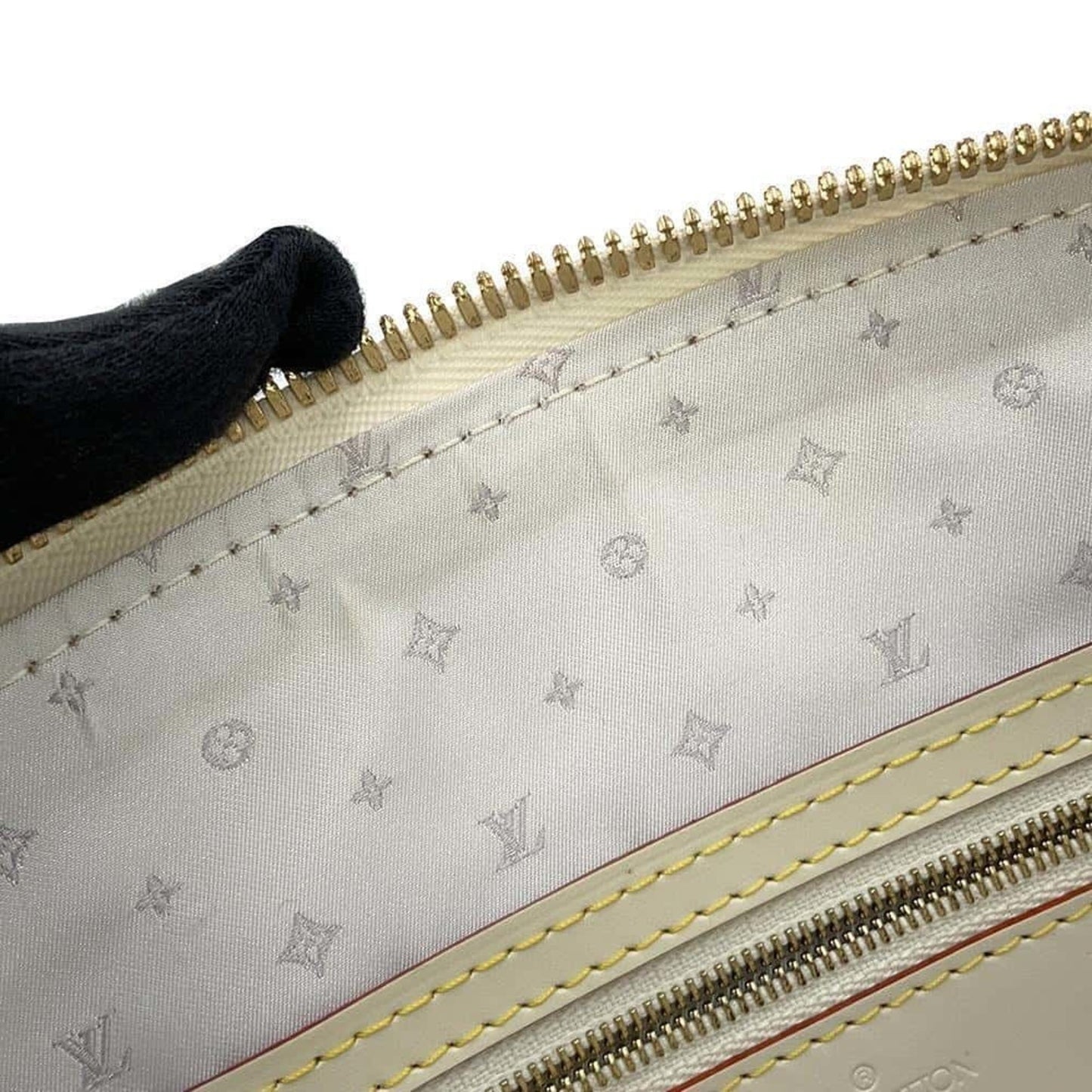 Louis Vuitton Other Leather White Handbags