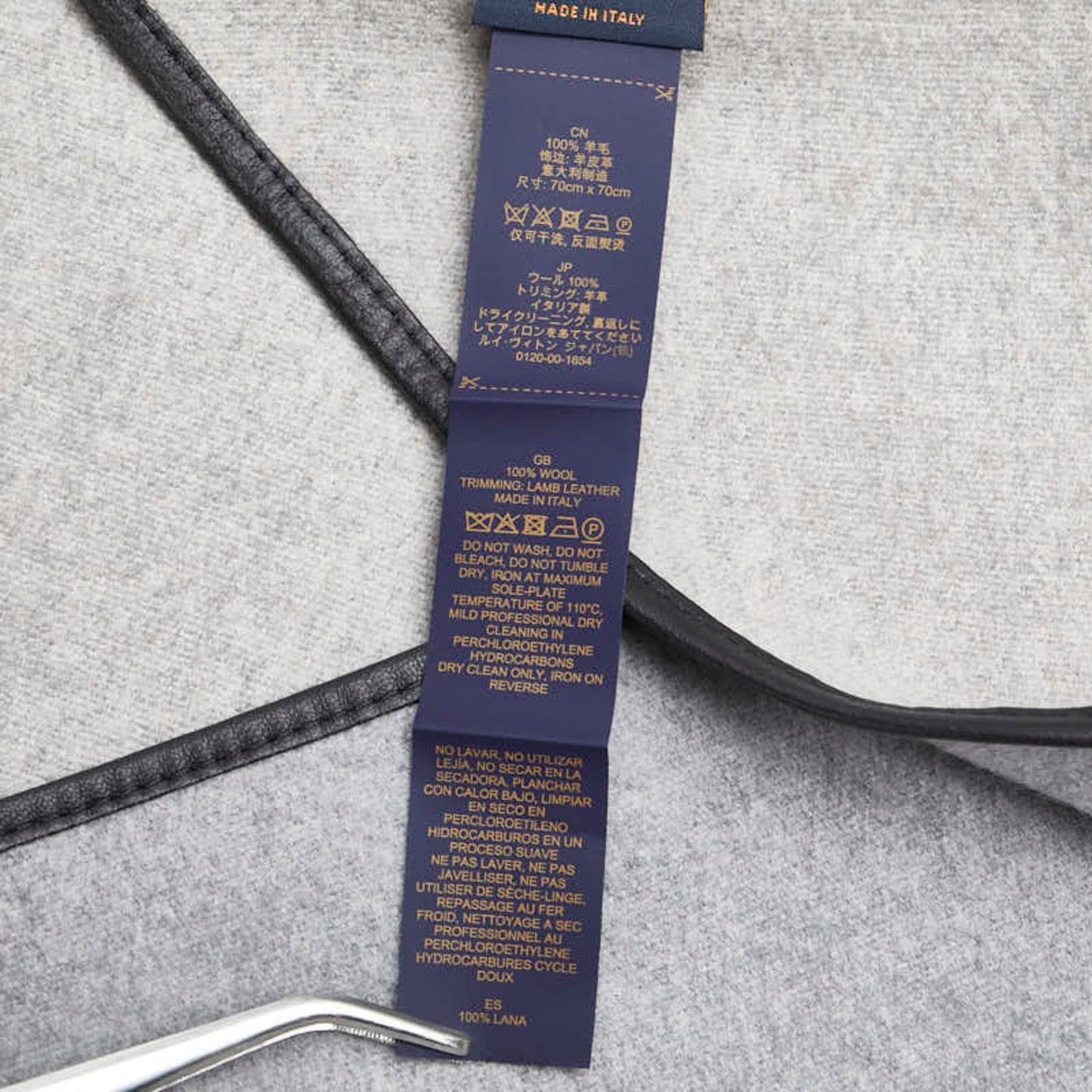 Louis Vuitton Wool Black Scarves