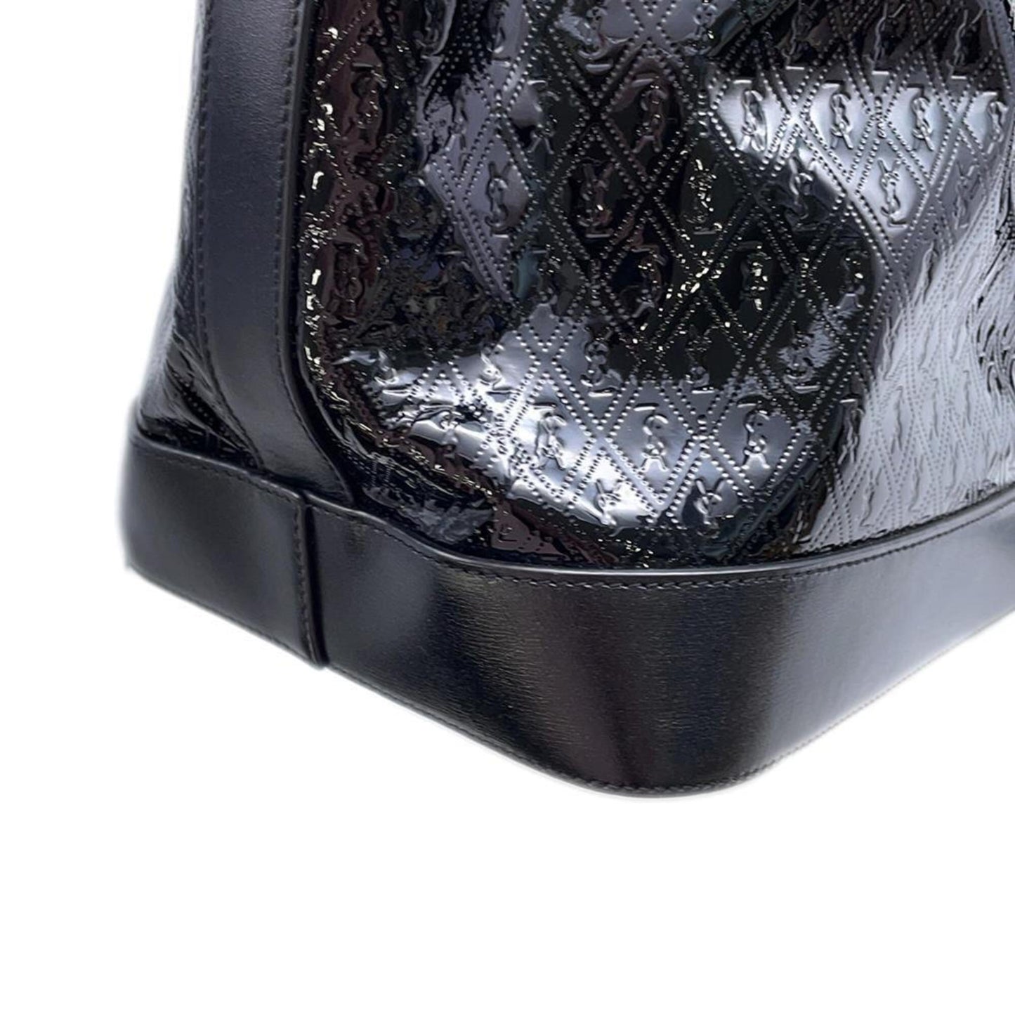 Saint Laurent Patent Black Shoulder Bags