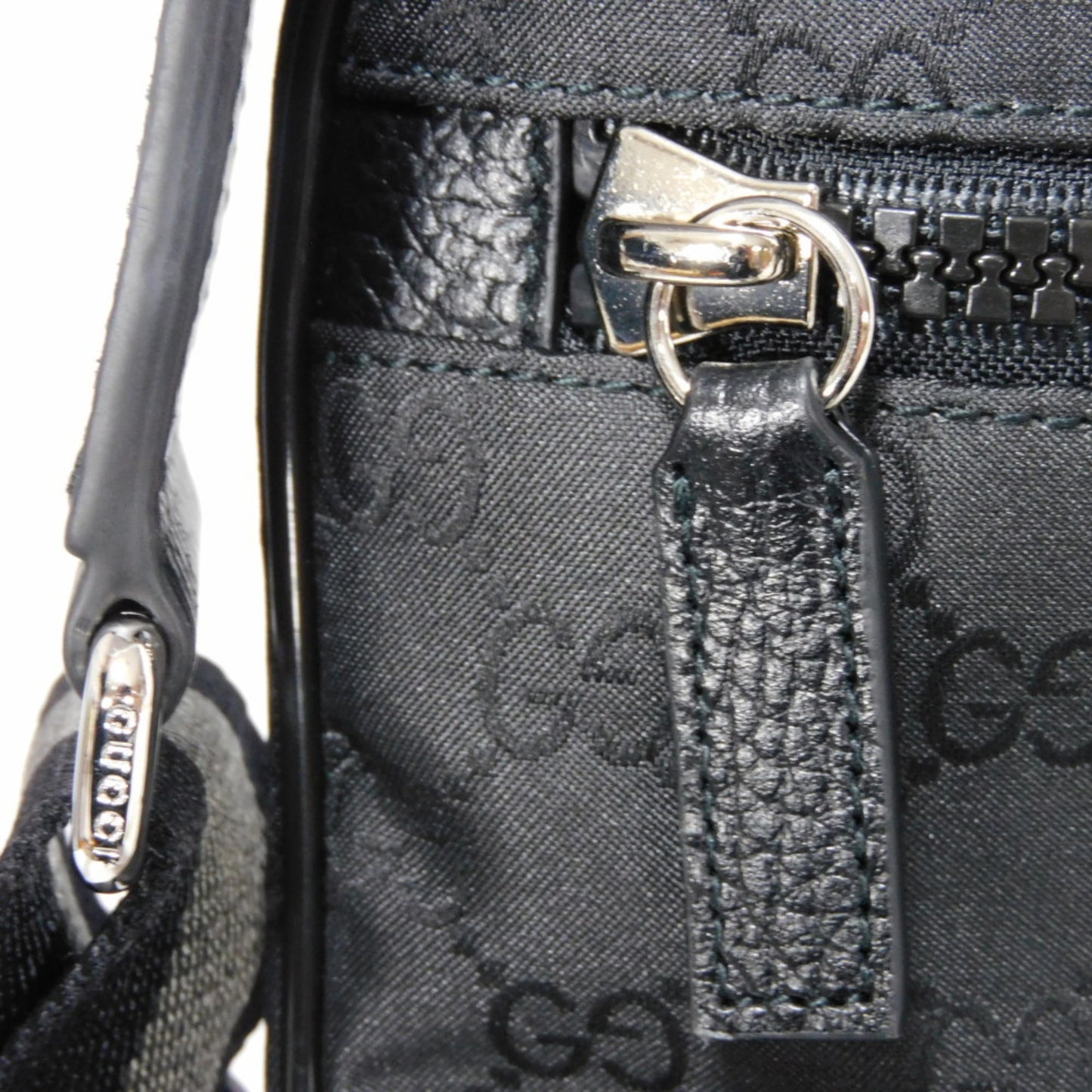 Gucci Nylon Black Shoulder Bags