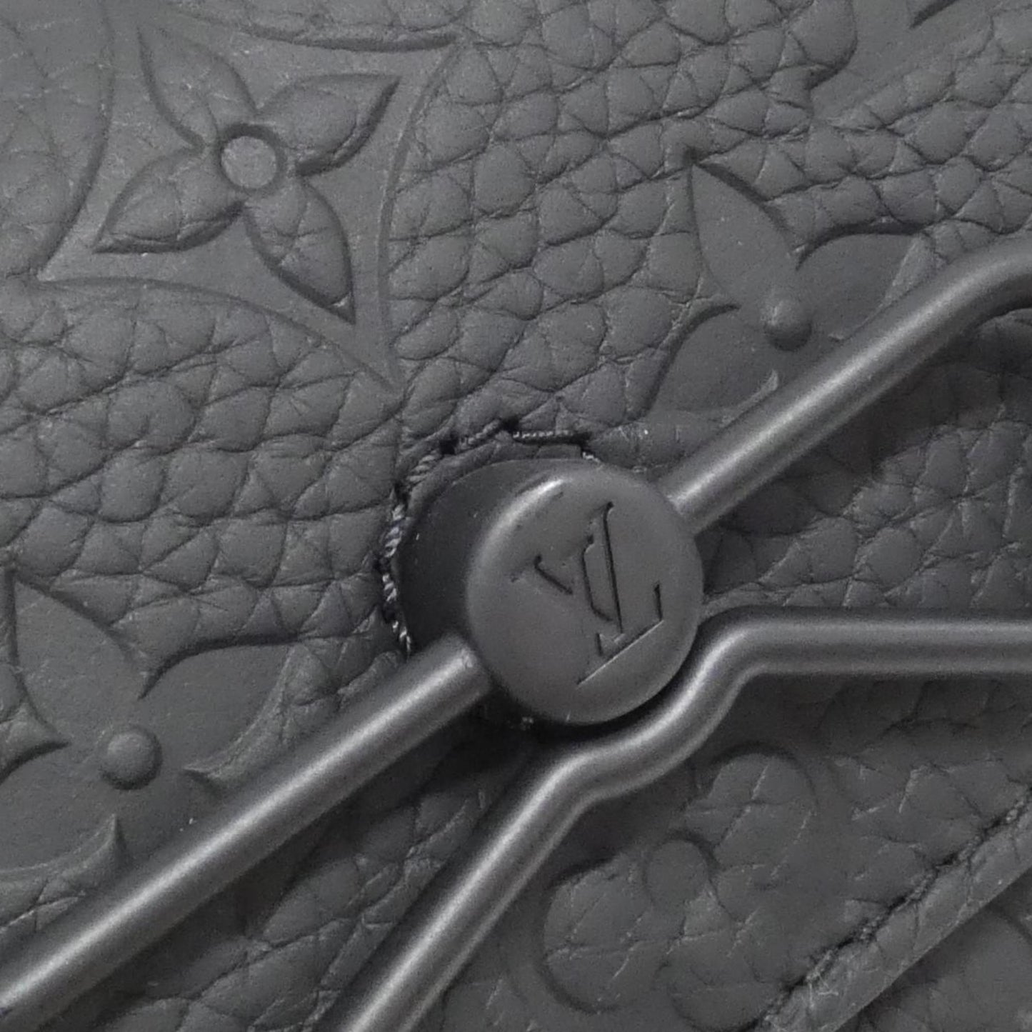 Louis Vuitton Monogram Canvas Black Shoulder Bags