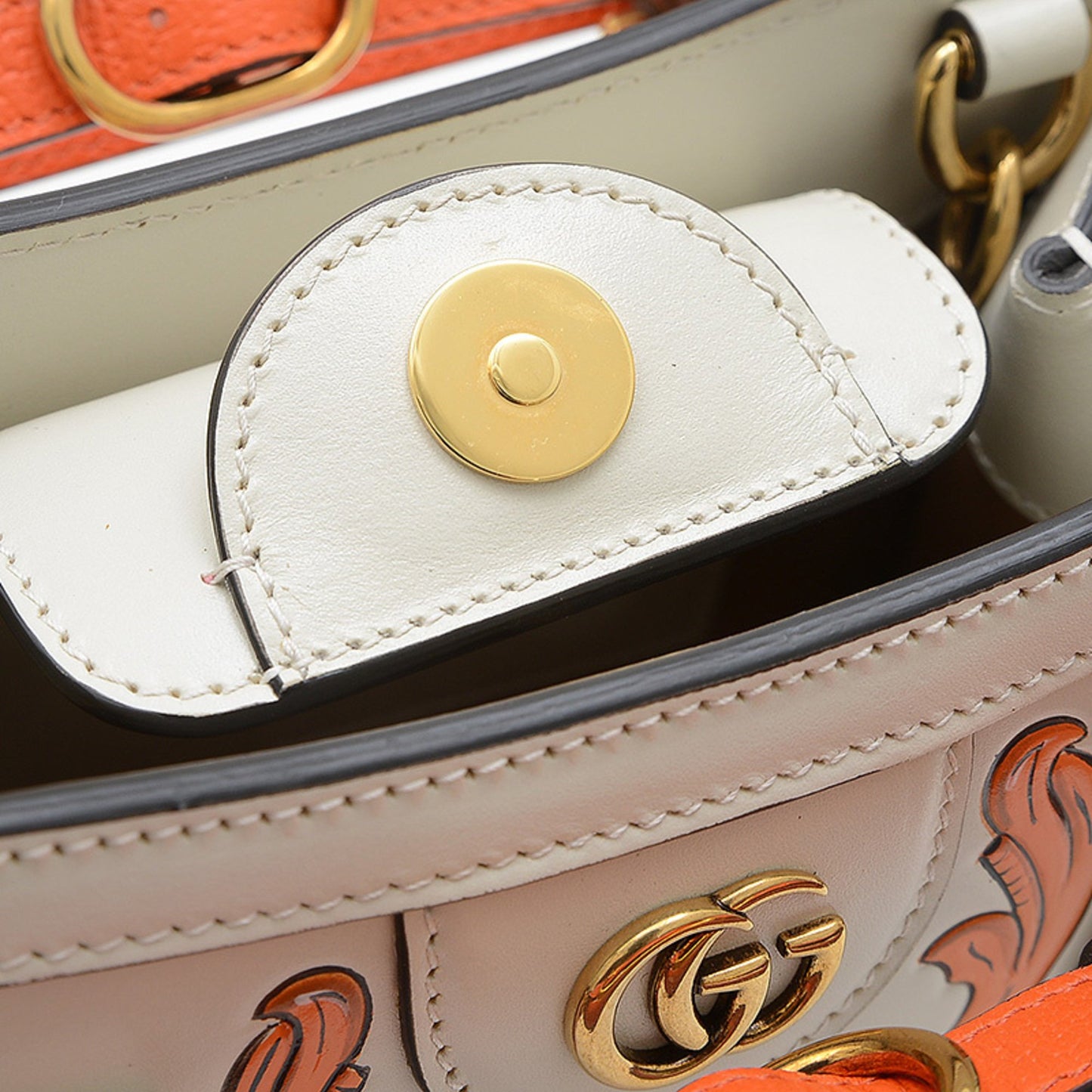 Gucci Others White Shoulder Bags