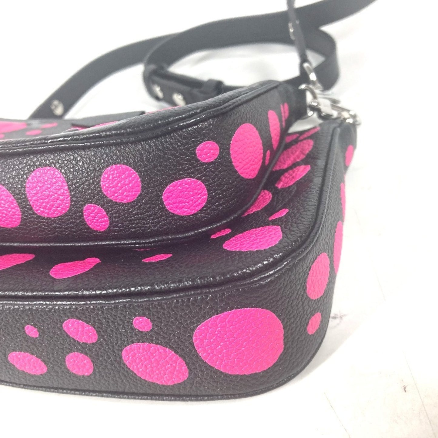 Louis Vuitton Empreinte Black Shoulder Bags