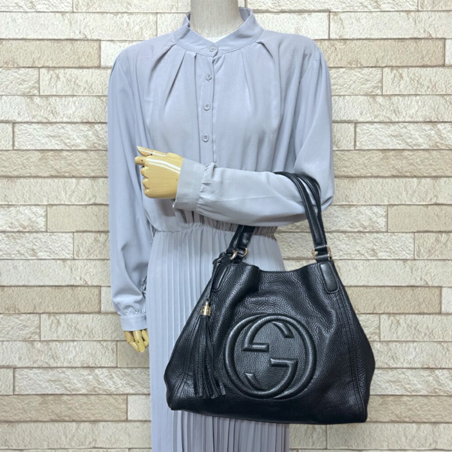 Gucci Others Black Shoulder Bags