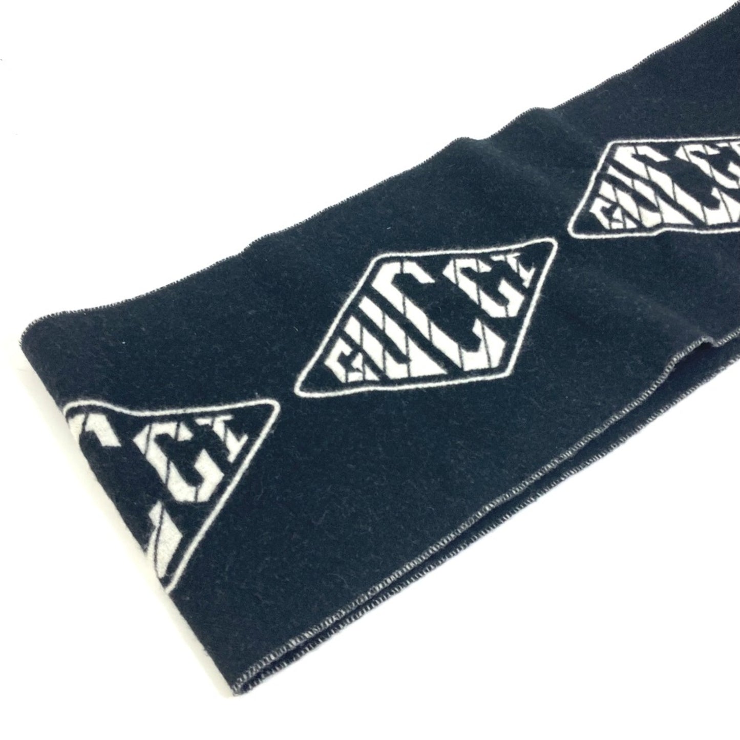 Gucci Wool Black Scarves