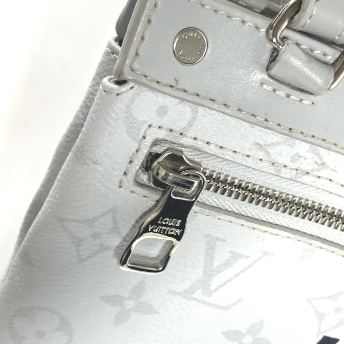 Louis Vuitton Monogram Canvas White Shoulder Bags