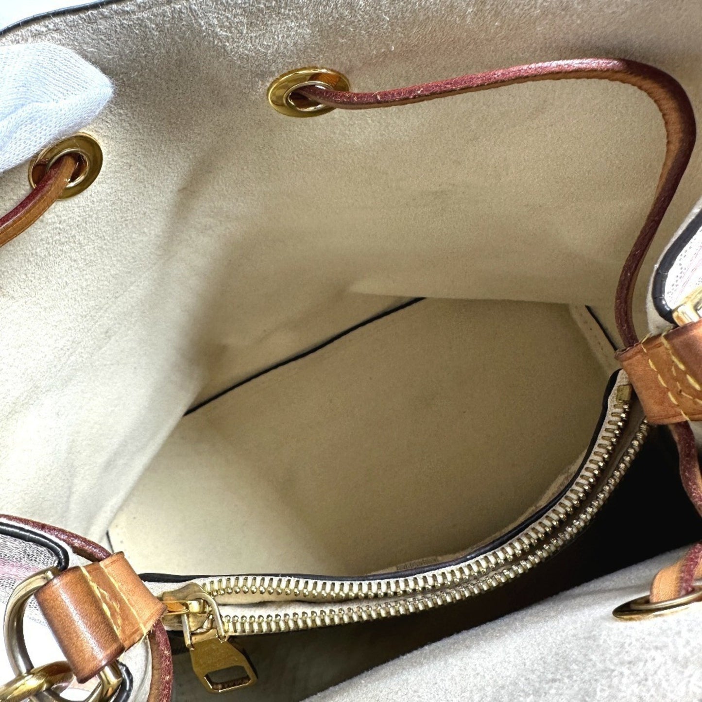 Louis Vuitton Monogram Canvas White Shoulder Bags