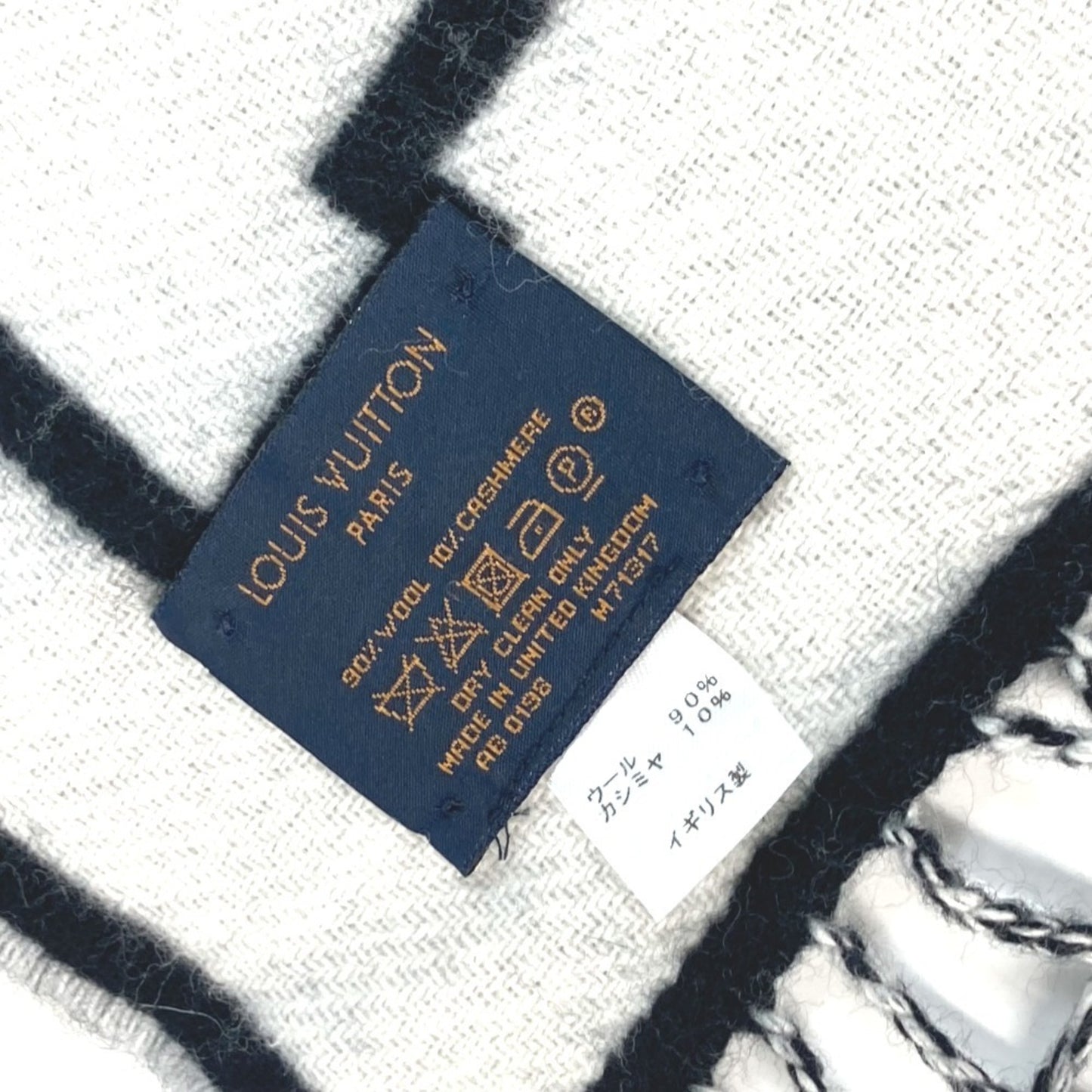 Louis Vuitton Wool Black Scarves
