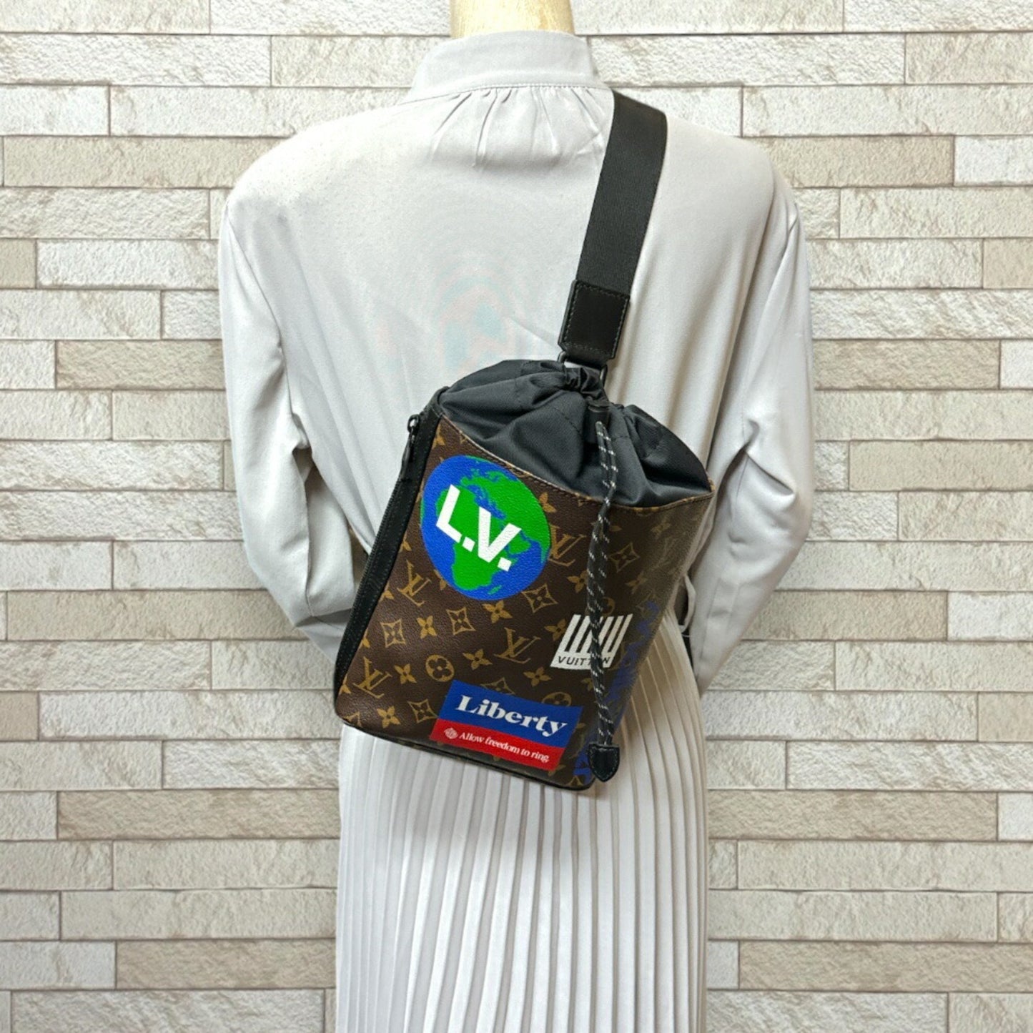 Louis Vuitton Monogram Canvas Brown Crossbody Bags