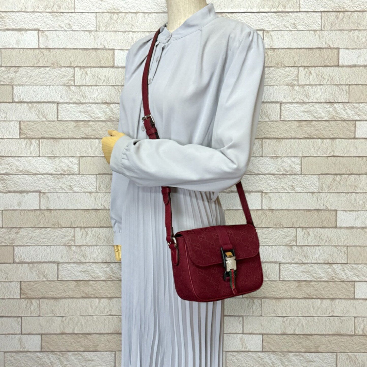 Gucci Canvas Red Shoulder Bags