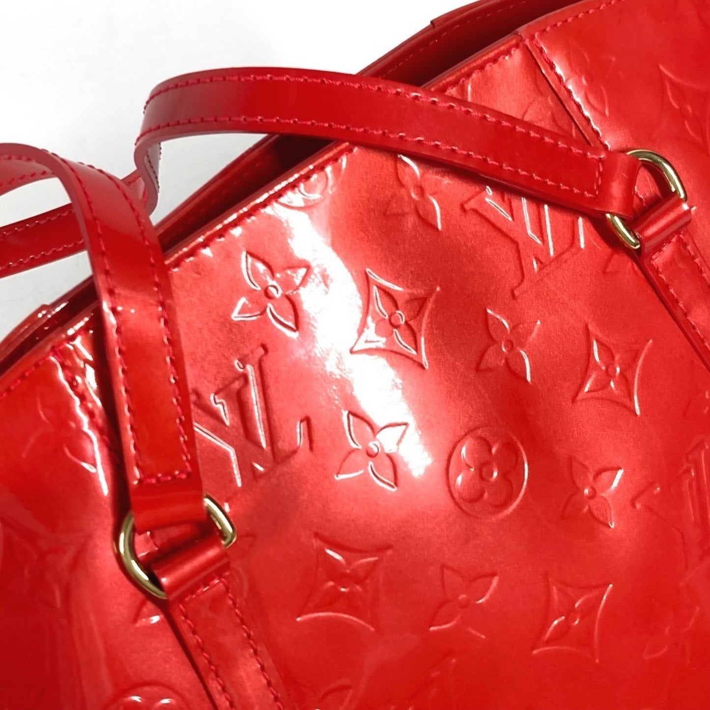 Louis Vuitton Vernis Red Shoulder Bags