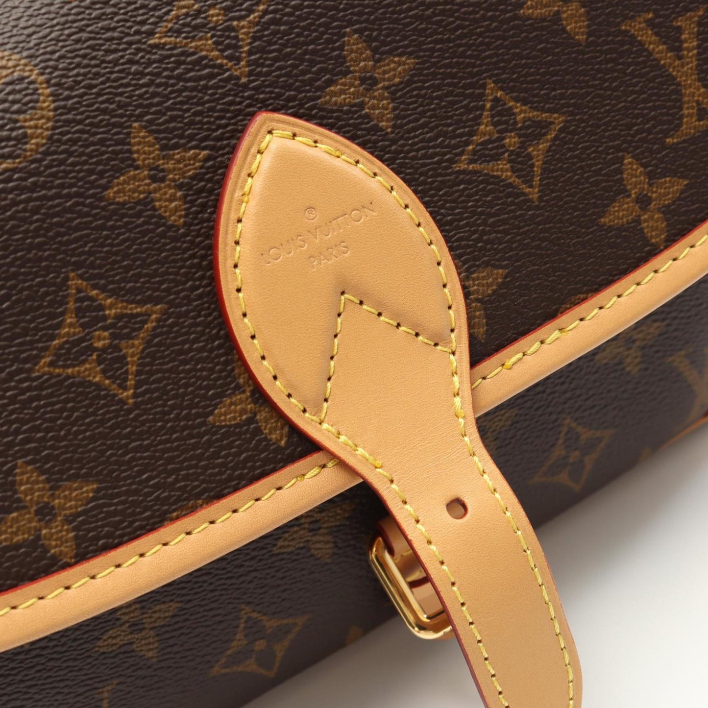 Louis Vuitton Monogram Canvas Brown Shoulder Bags