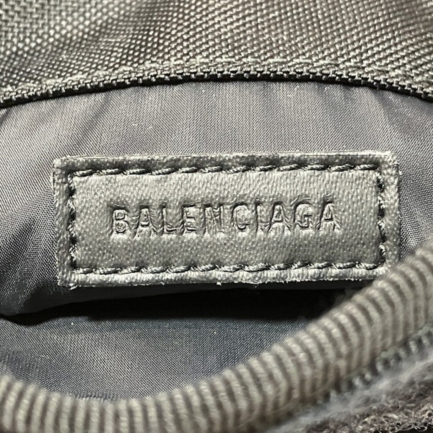 210546383.jpg
