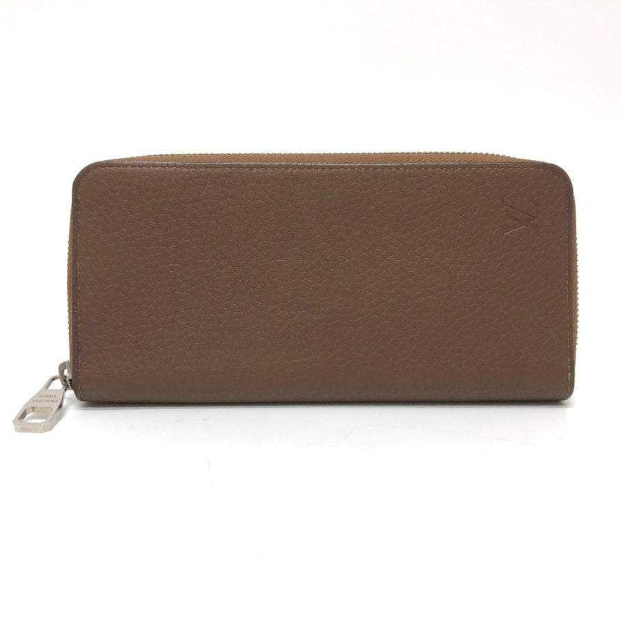 Louis Vuitton Luxurious Leather Zippy Wallet with Box and Minimal Wear