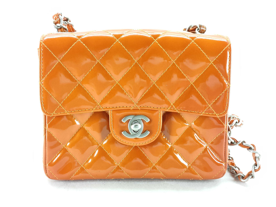 Chanel Mini Flap Leather Bag in Good Condition