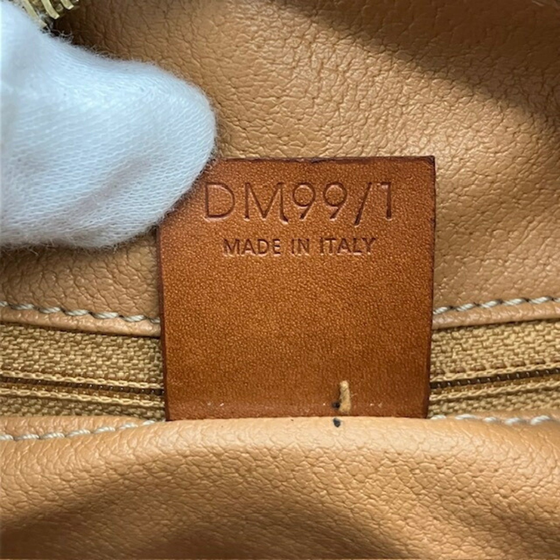 212840557.jpg