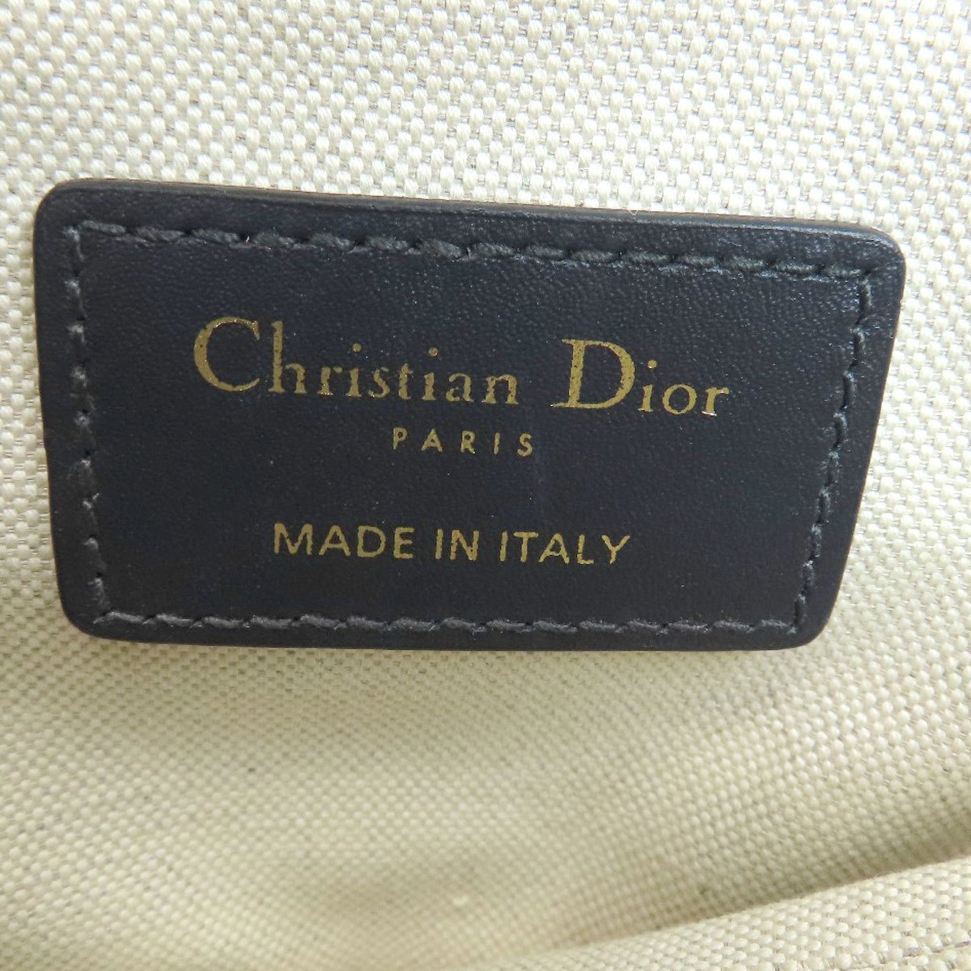 212853137.jpg