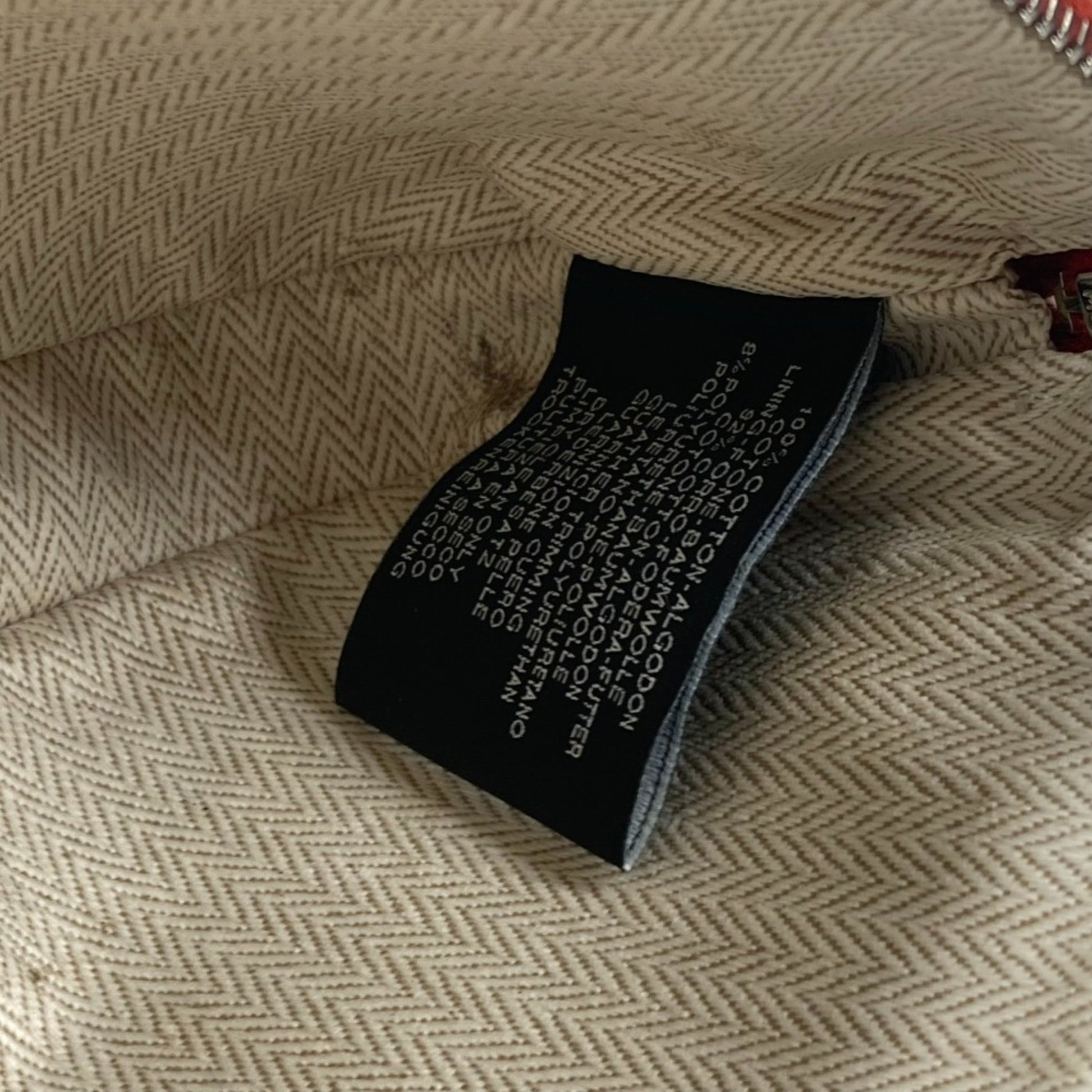 212858102.jpg