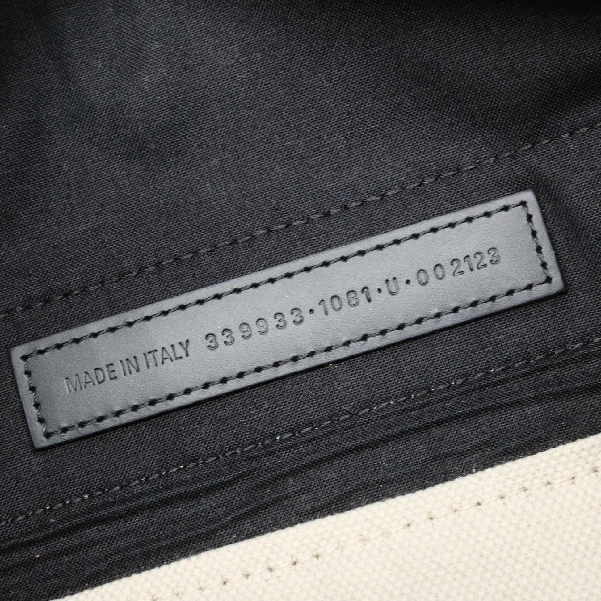 212860860.jpg