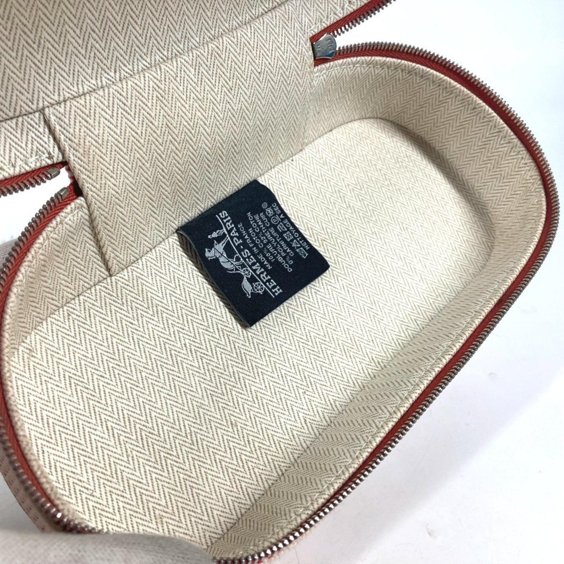 212861008.jpg