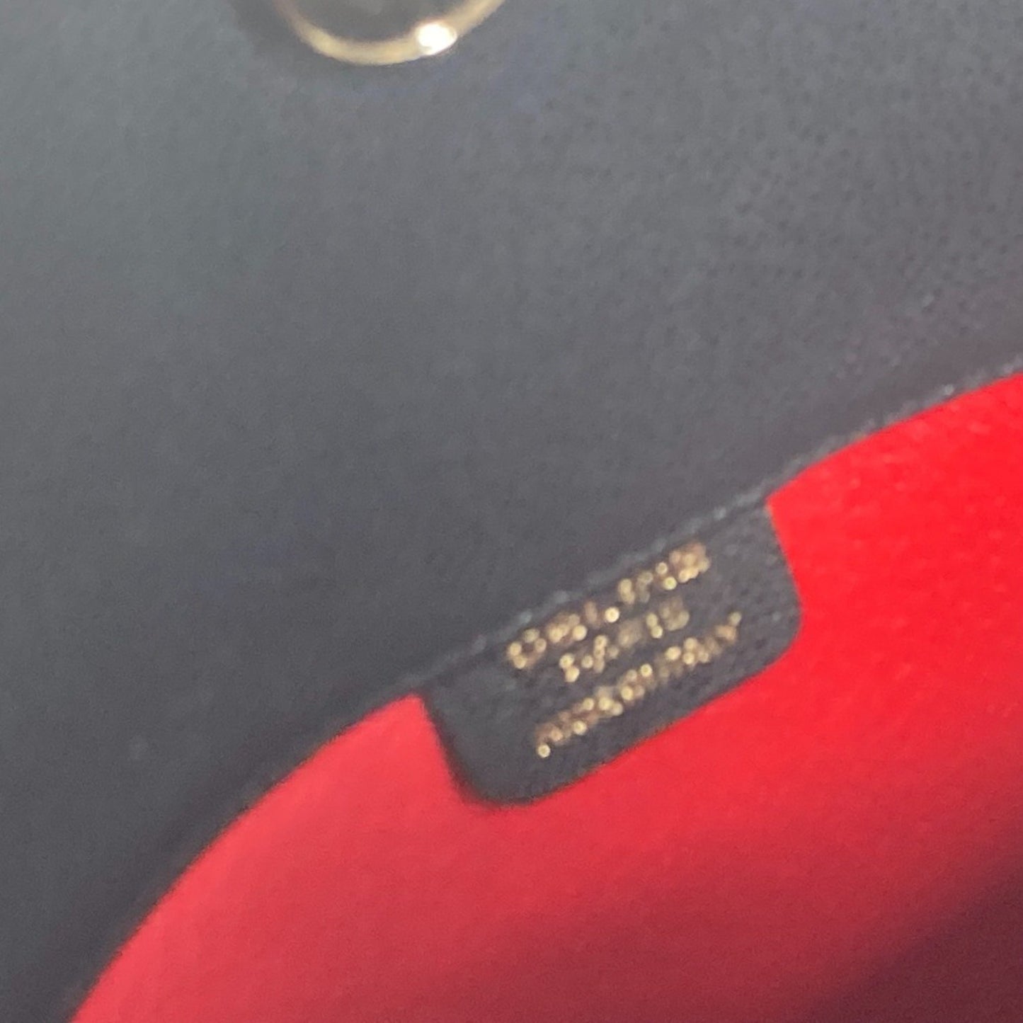 221289223.jpg