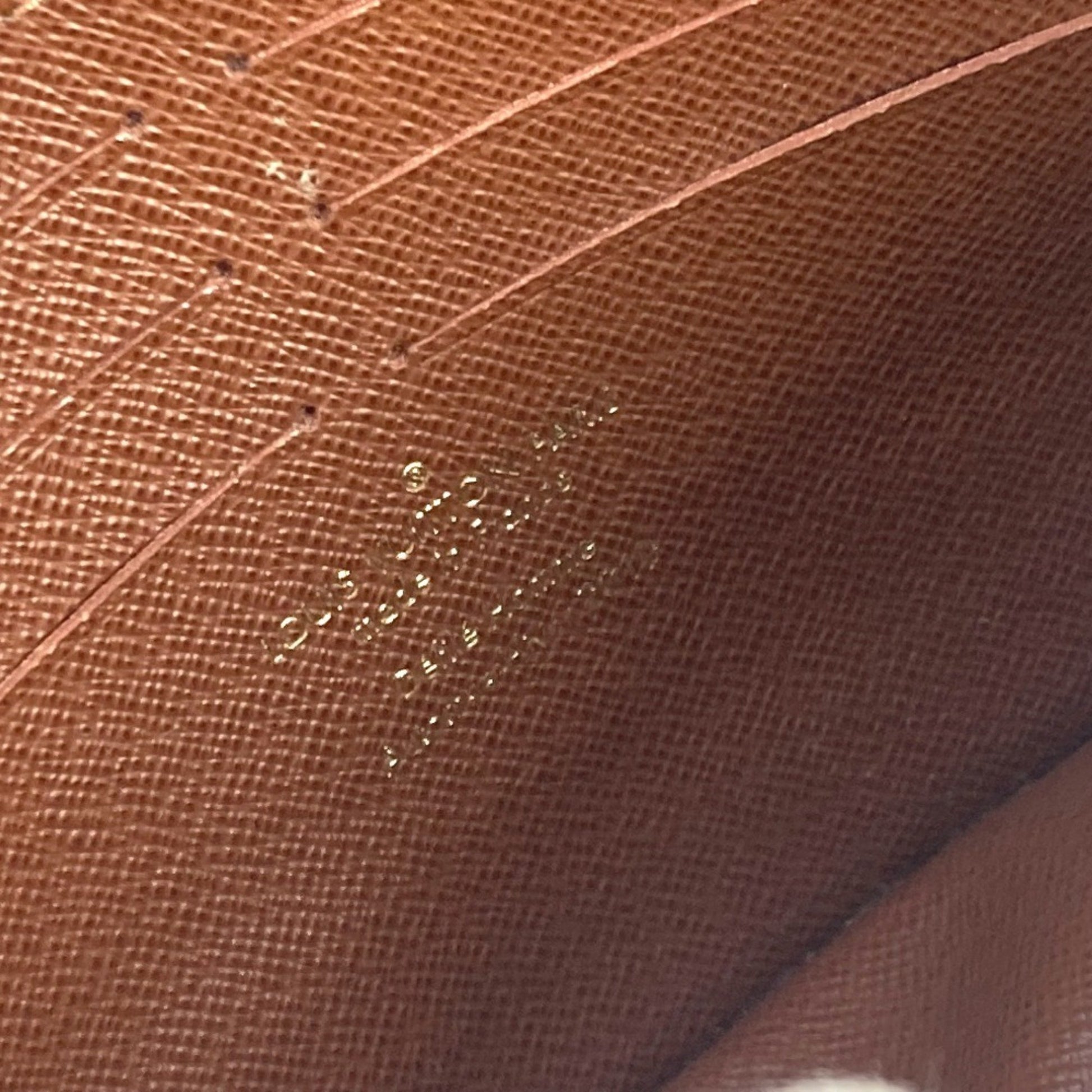 221298766.jpg