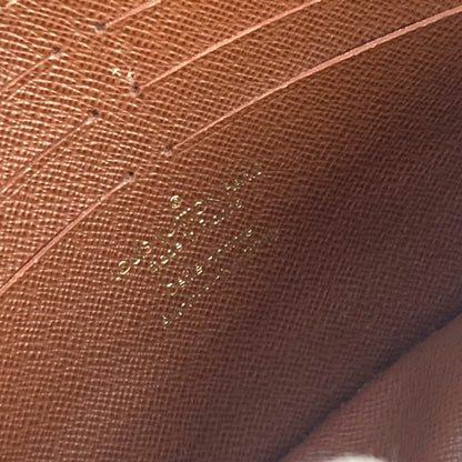 221298766.jpg