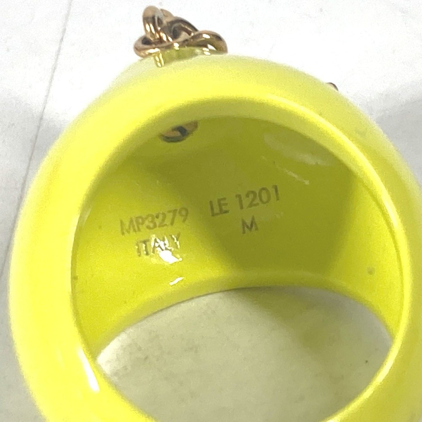 221299930.jpg