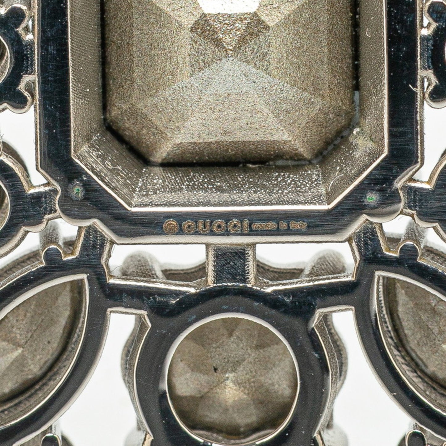 221590180.jpg