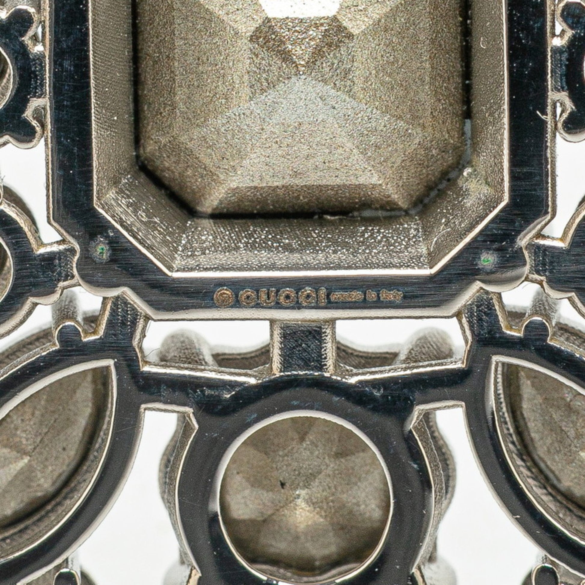 221590180.jpg