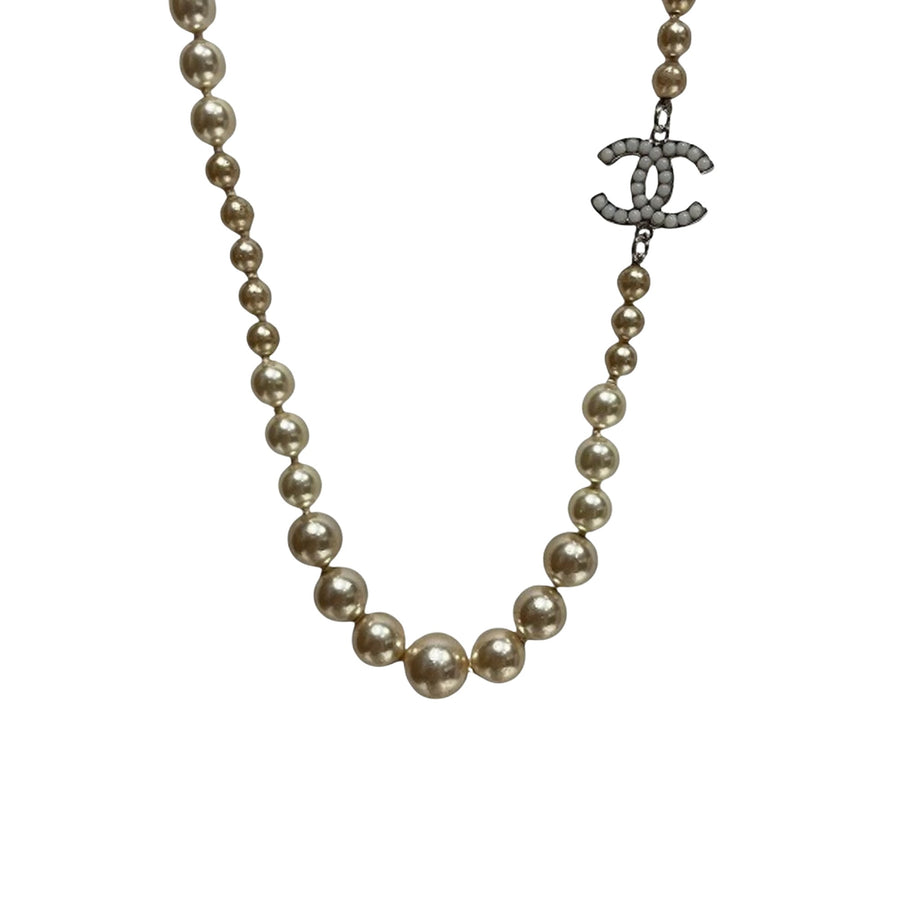 Chanel Pearl Necklace CC Logo Pendant
