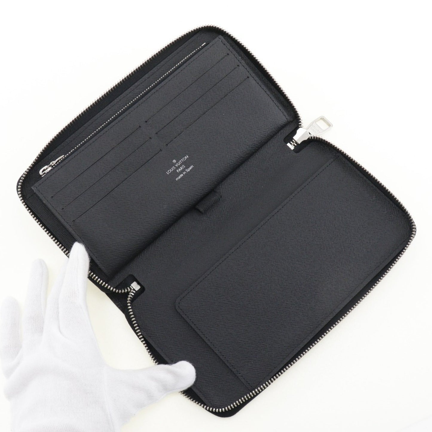 Louis Vuitton Black Leather Zippy Organizer