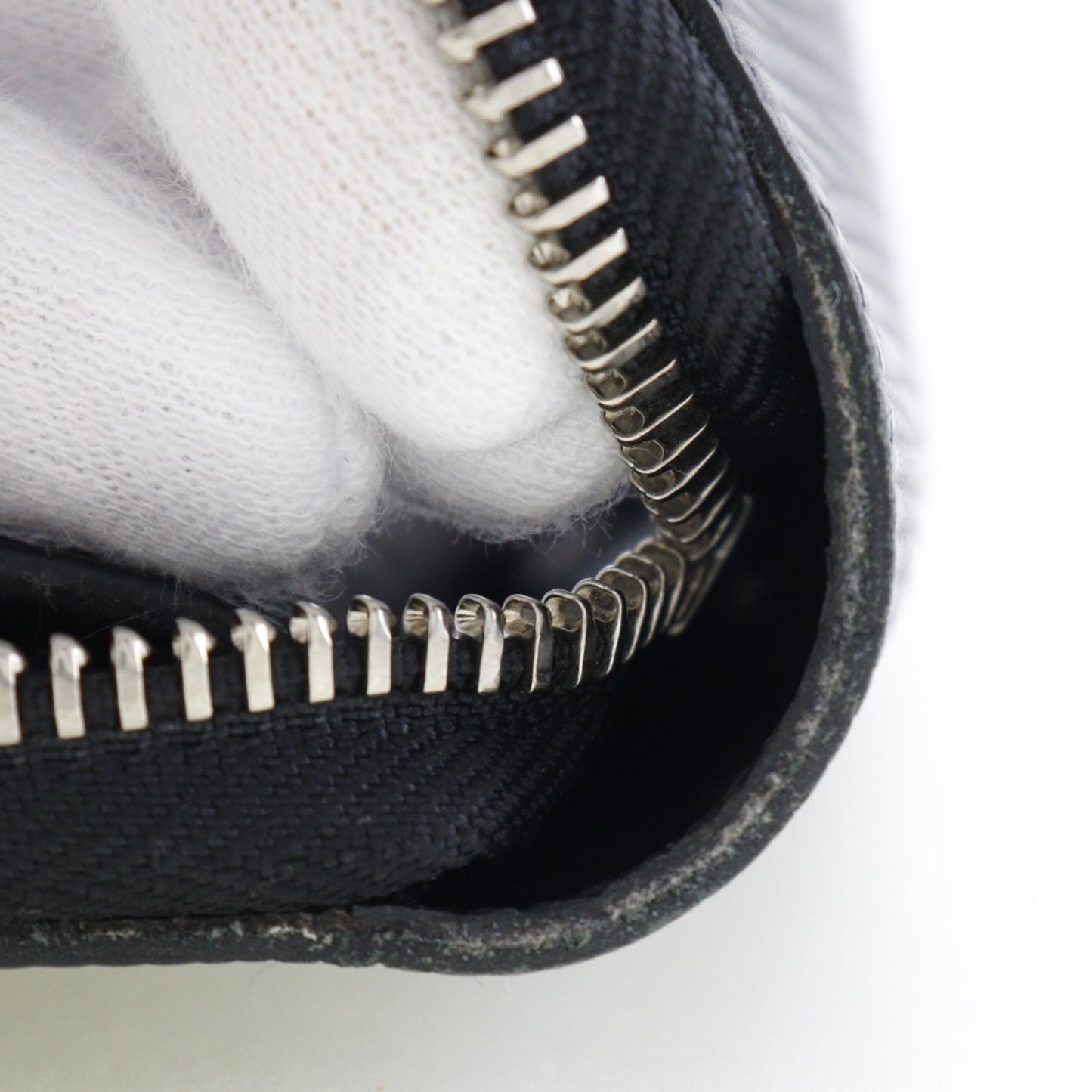 Louis Vuitton Black Leather Zippy Organizer