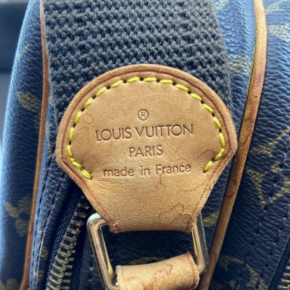 229443564.jpg