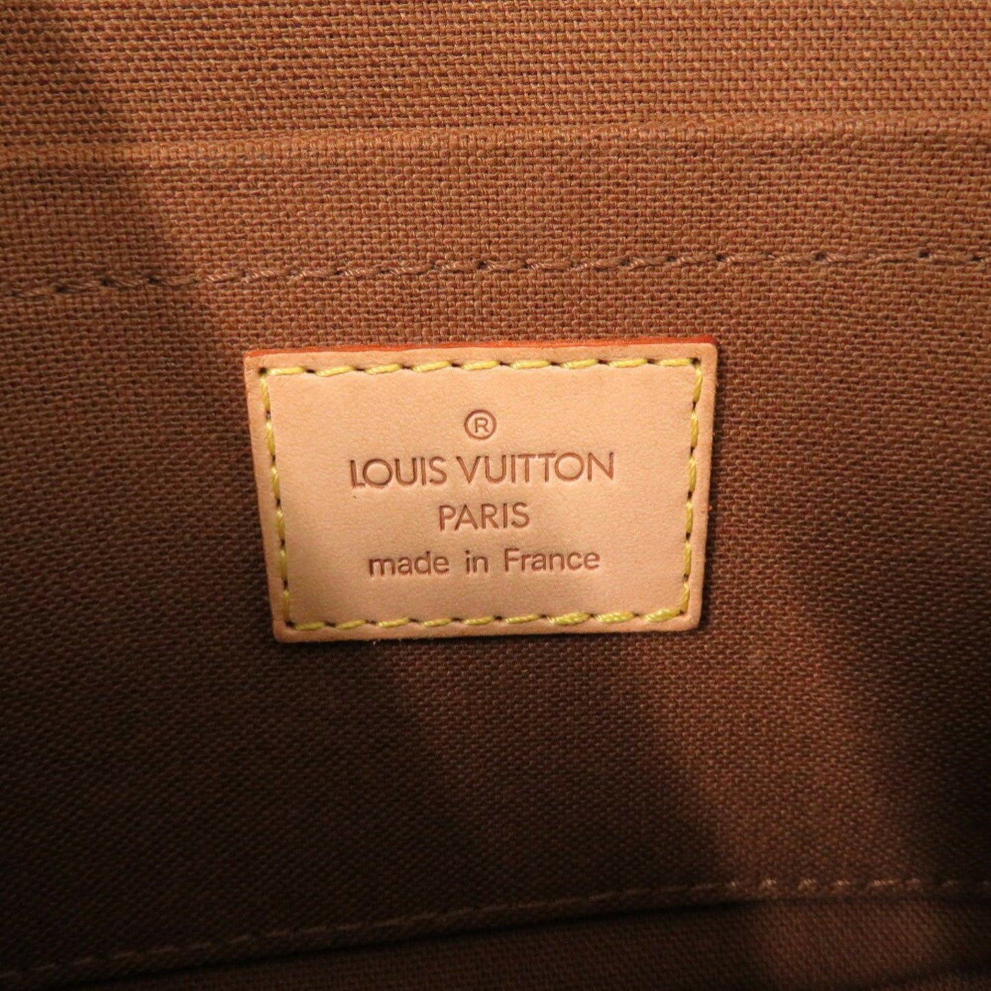 229445546.jpg