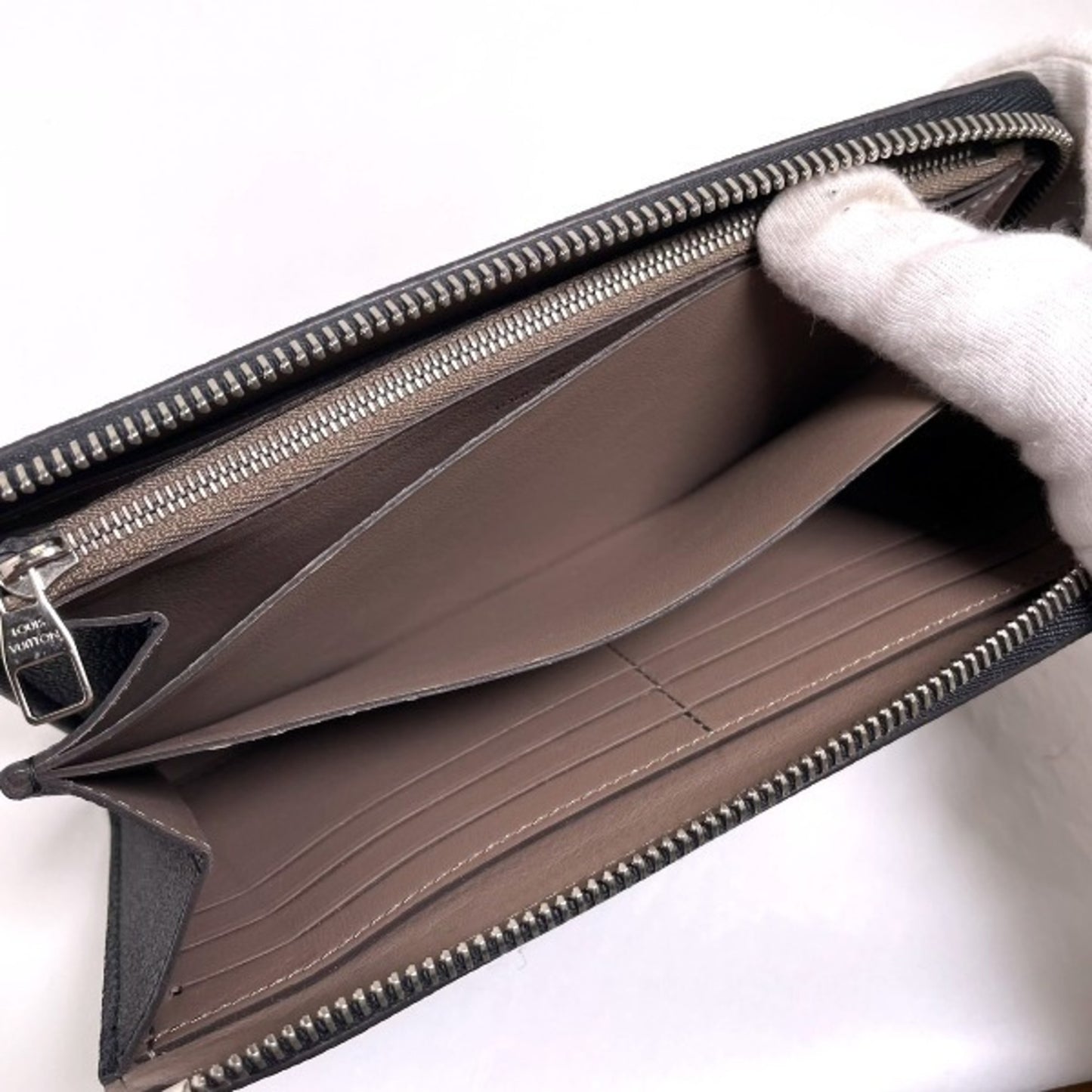 Louis Vuitton Black Leather Comete