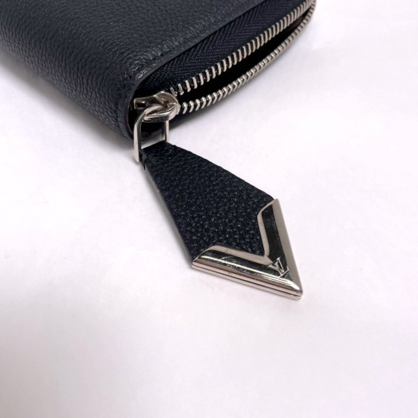 Louis Vuitton Black Leather Comete