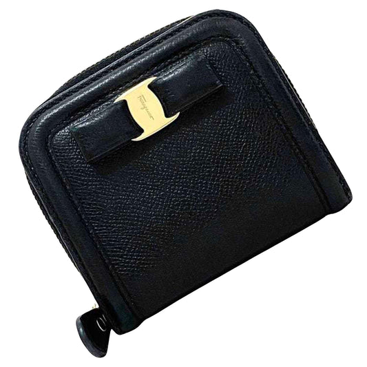 Salvatore Ferragamo Black Leather Vara