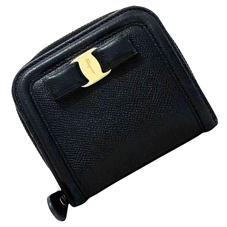 Salvatore Ferragamo Black Leather Vara
