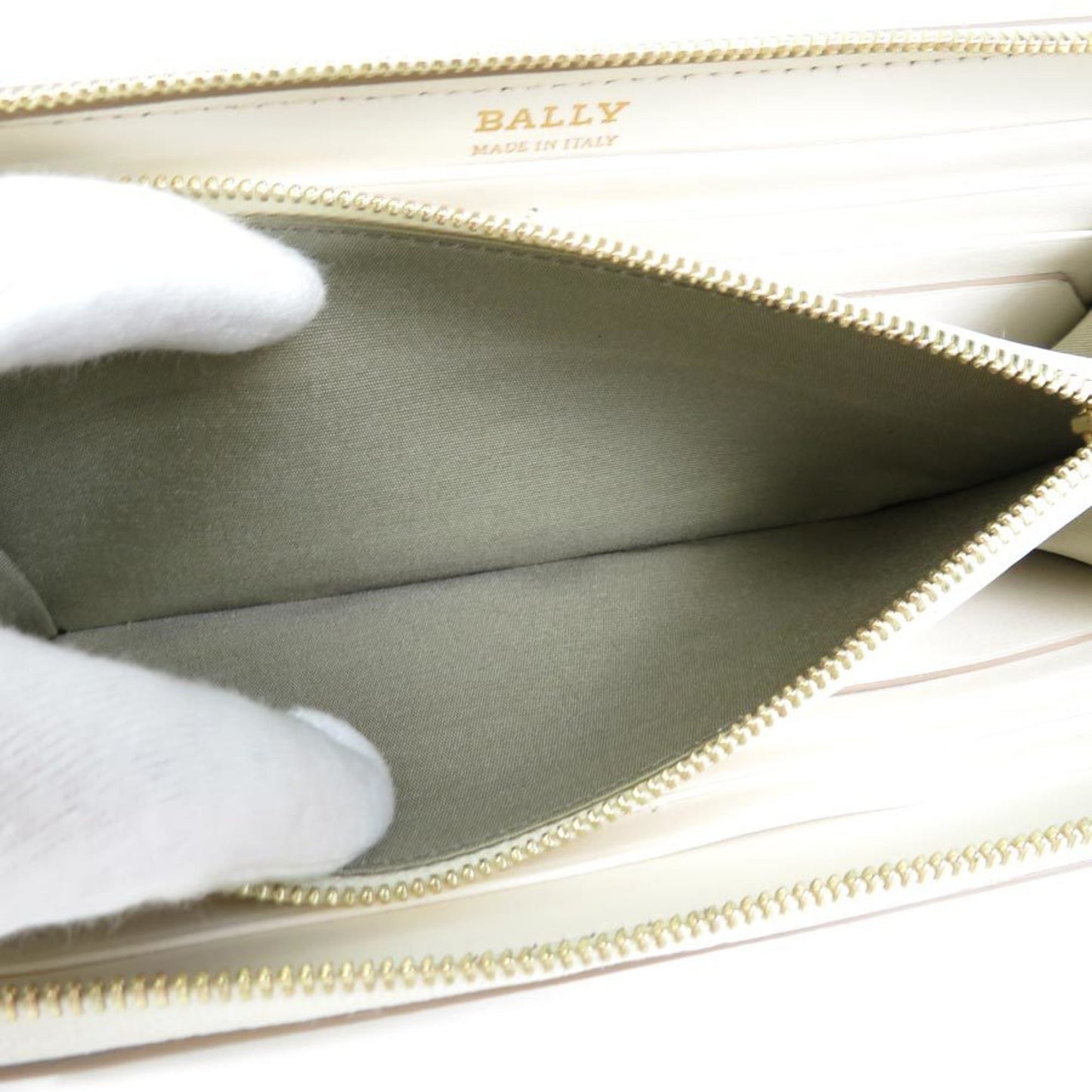 Bally White Leather Wallet