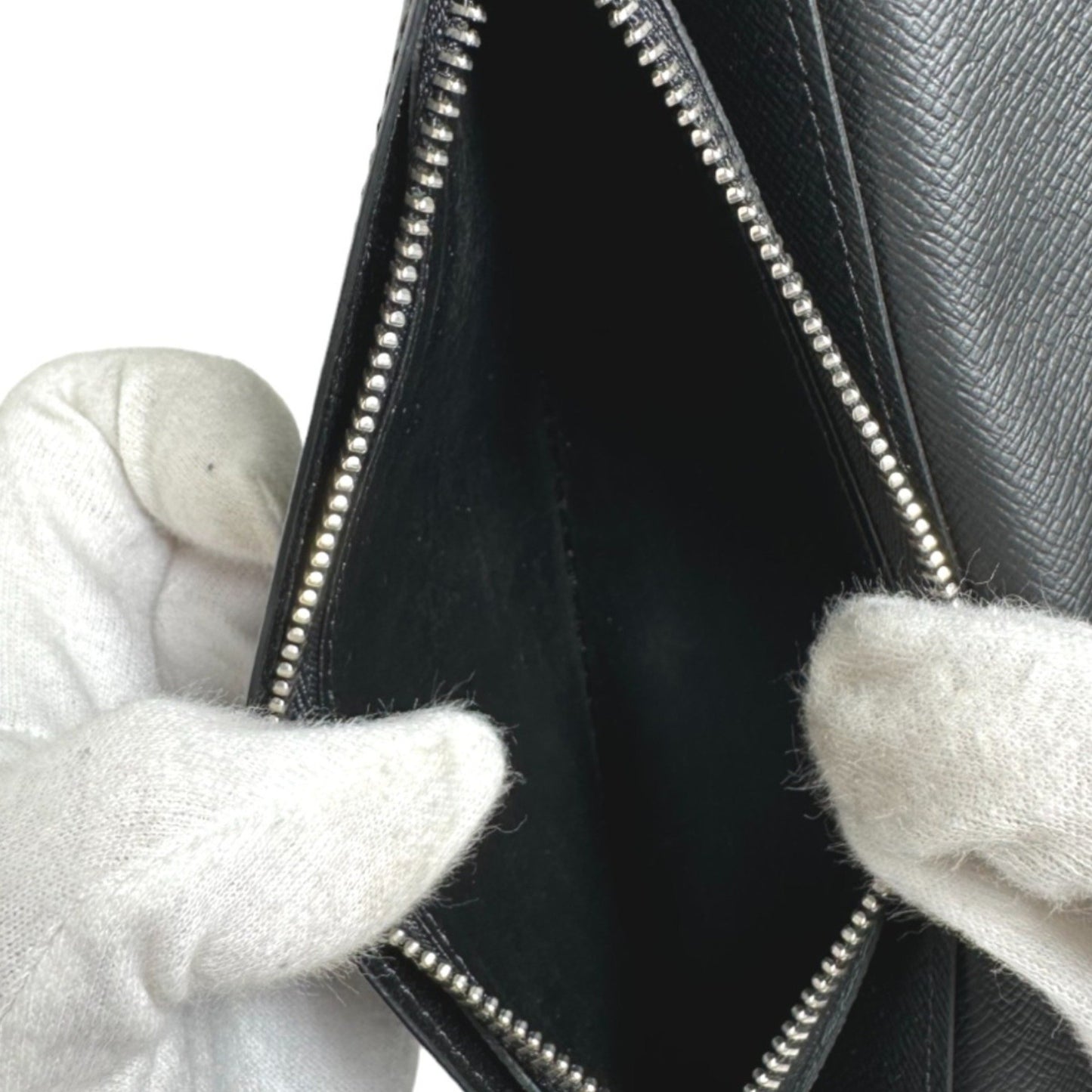 Louis Vuitton Black Leather Brazza