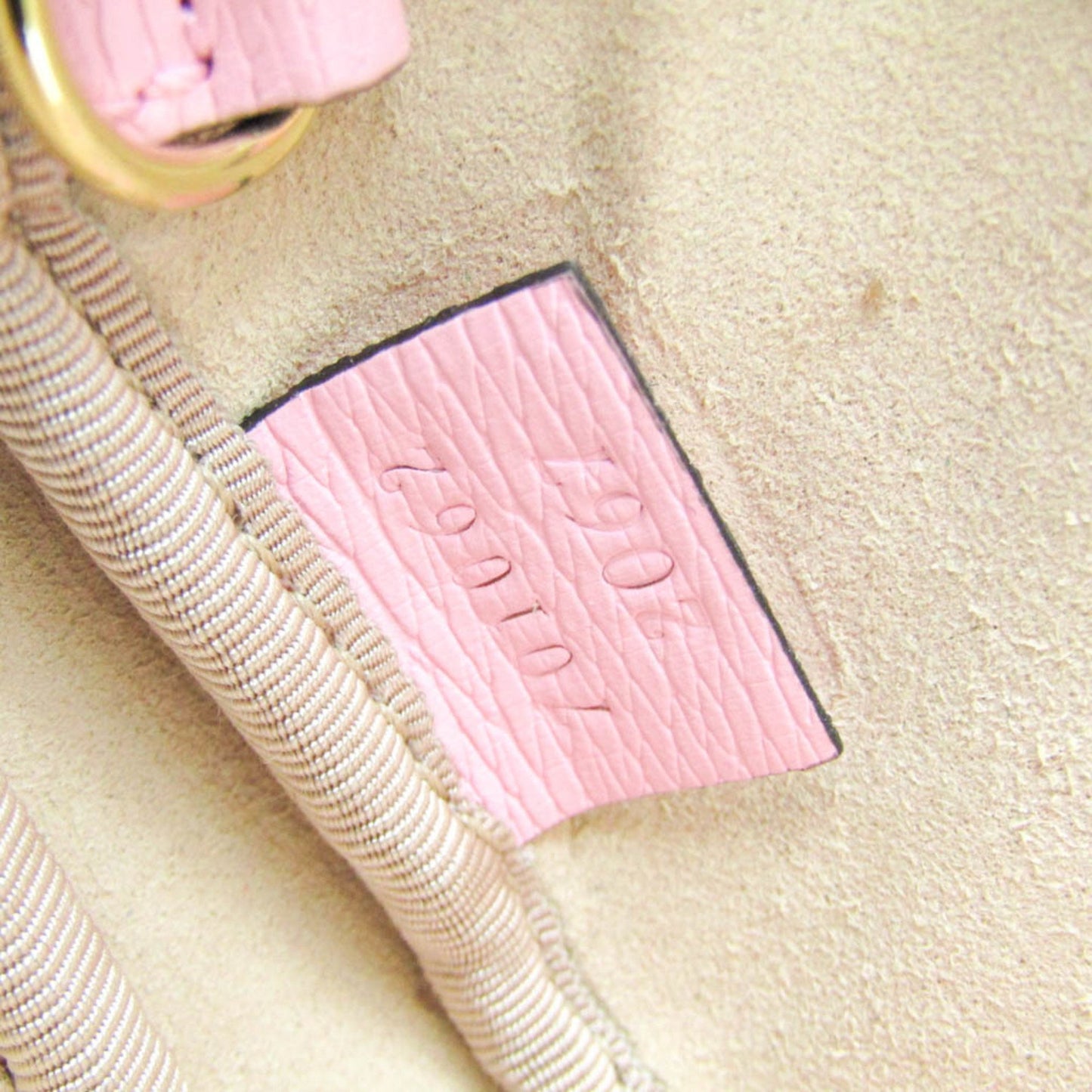Gucci Pink Leather Heart