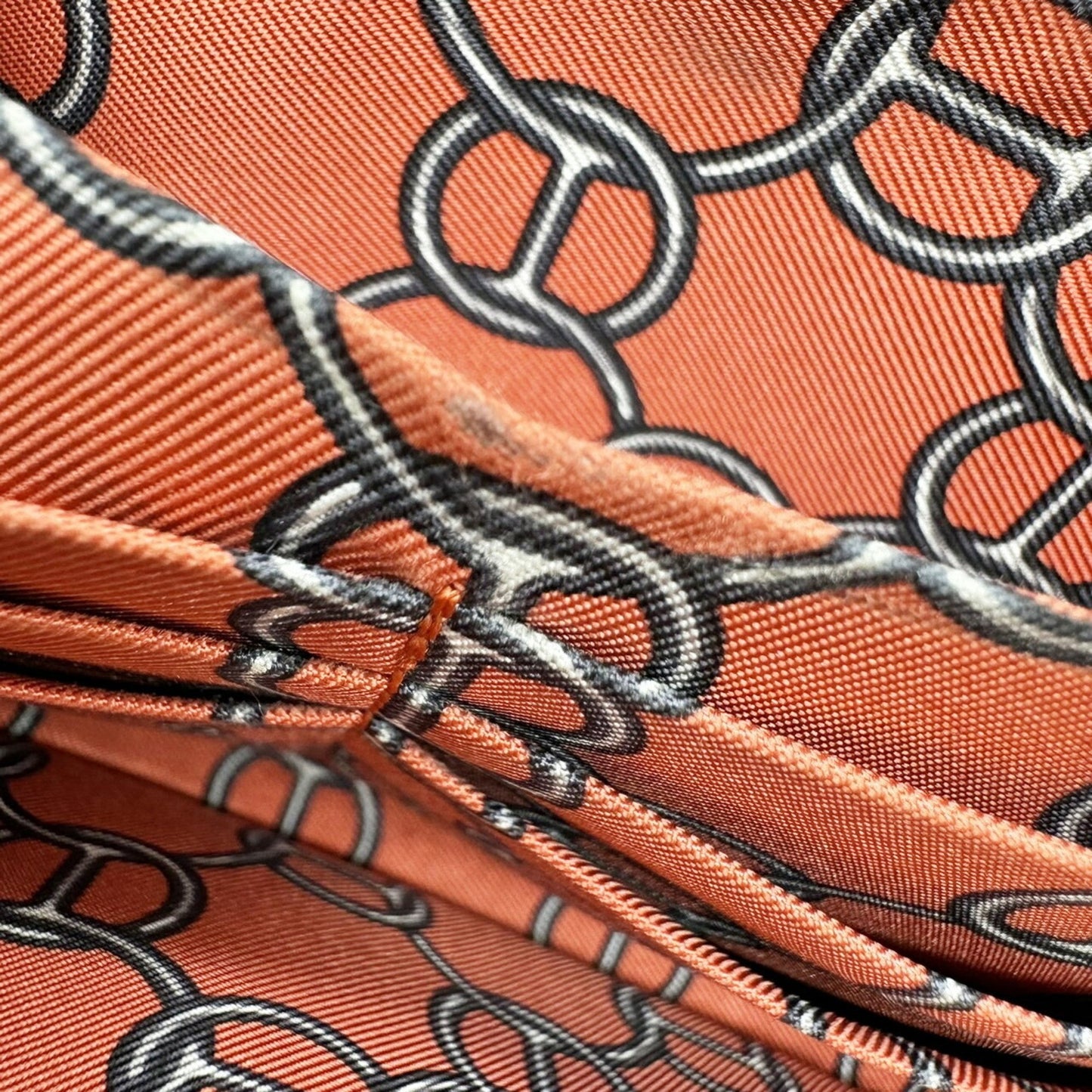 Hermès Red Leather Silk'in
