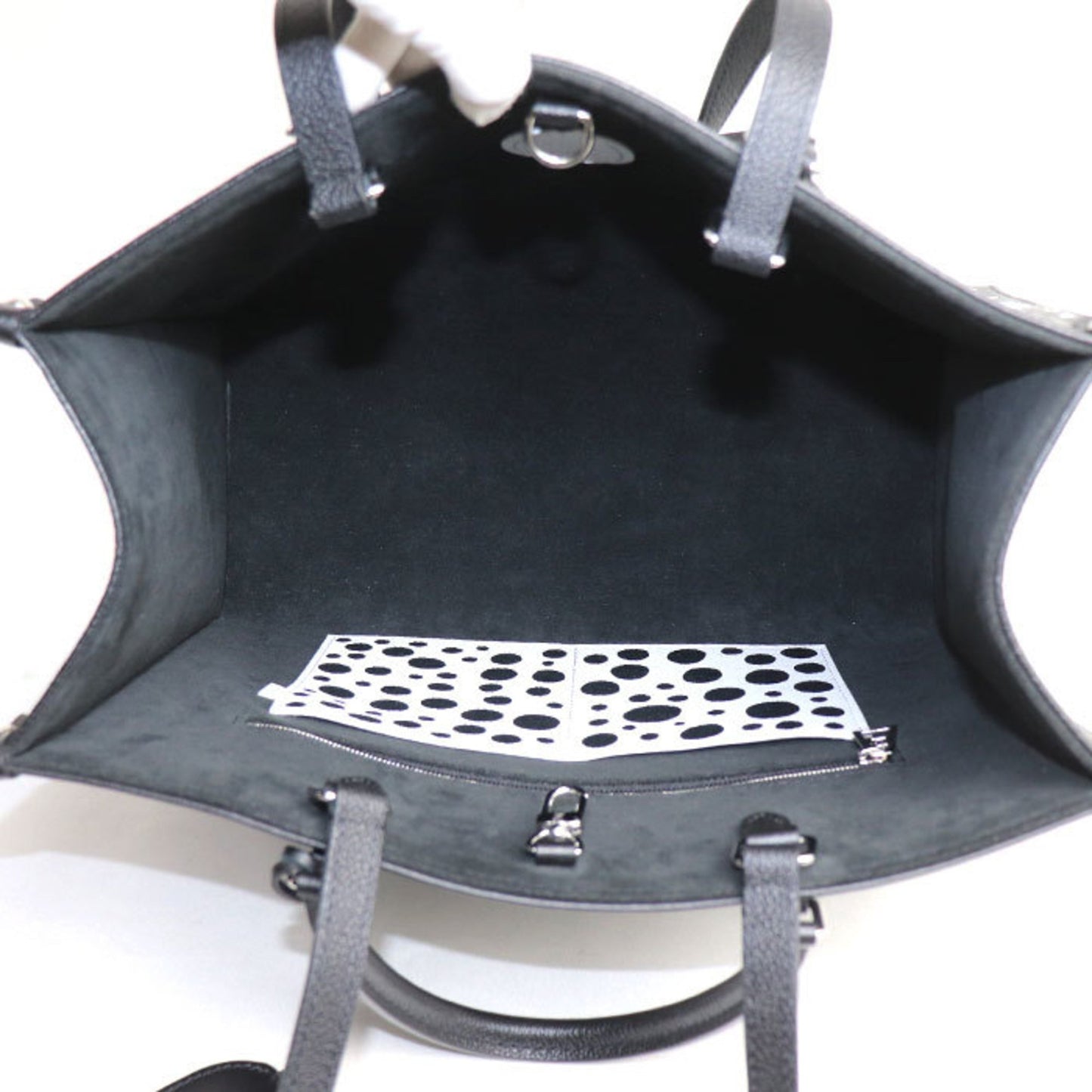 Louis Vuitton Black Leather On The Go