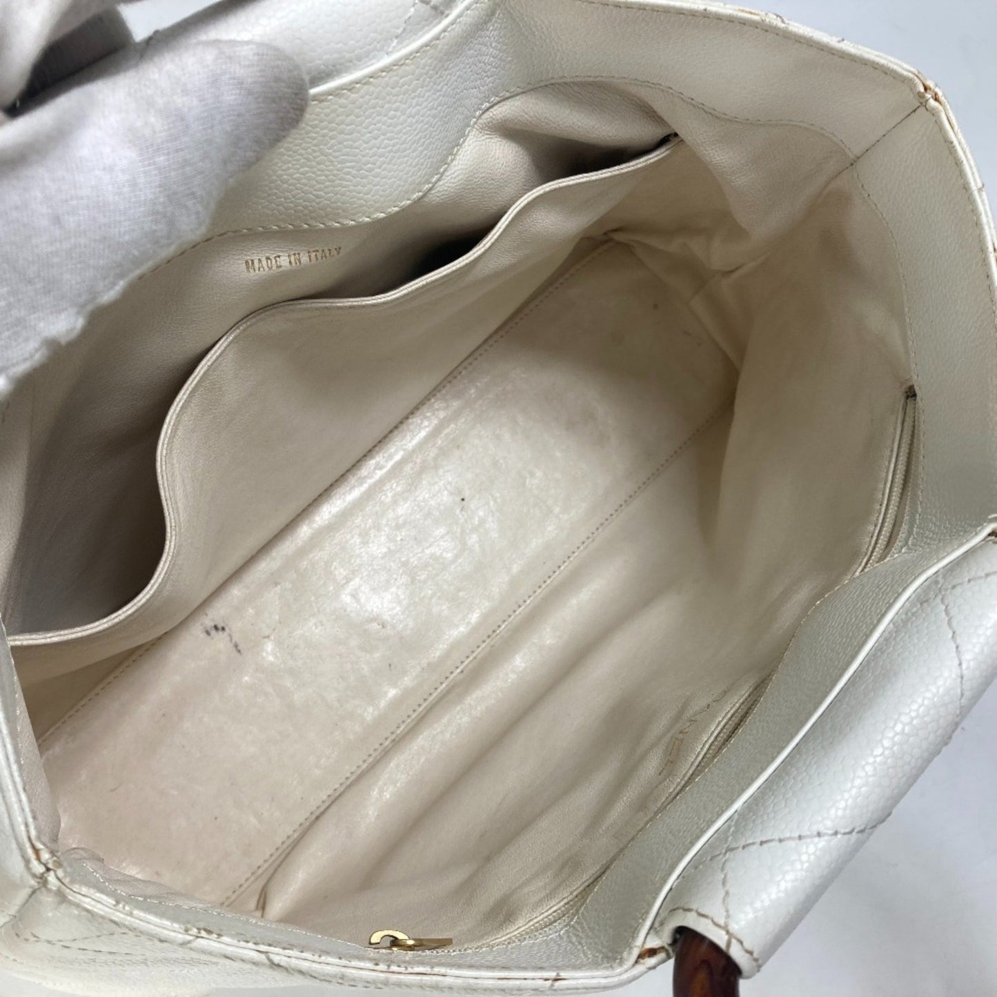 Chanel White Leather Logo Cc